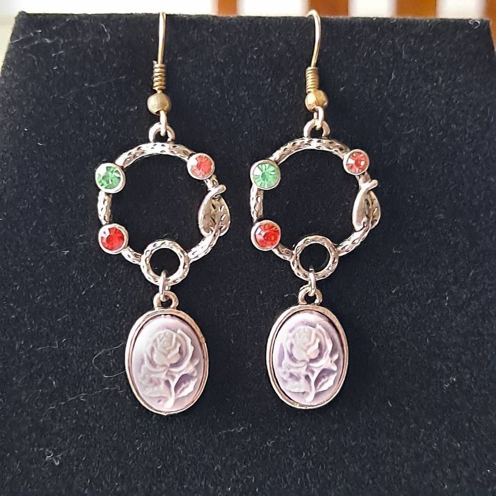 Carved flower dangle pierced Earrings NWT